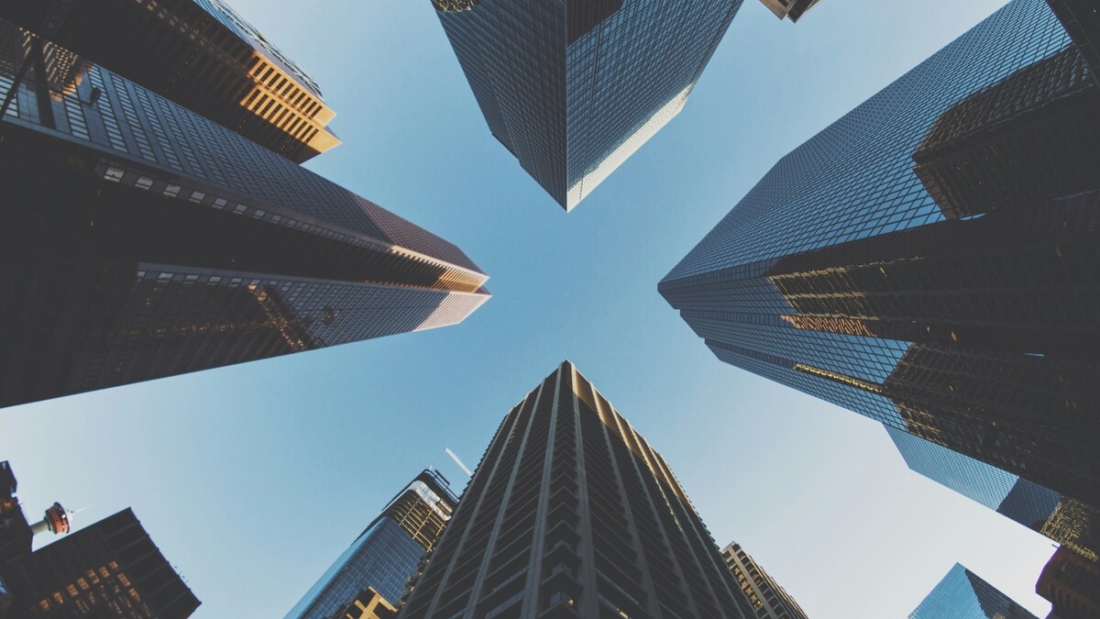 estudo-mostra-como-fundos-imobiliarios-reagem-aos-ciclos-de-cortes-de-juros