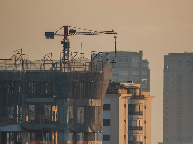 repasse-de-10%-no-preco-dos-imoveis-deixa-construtoras-respirarem,-apesar-da-selic